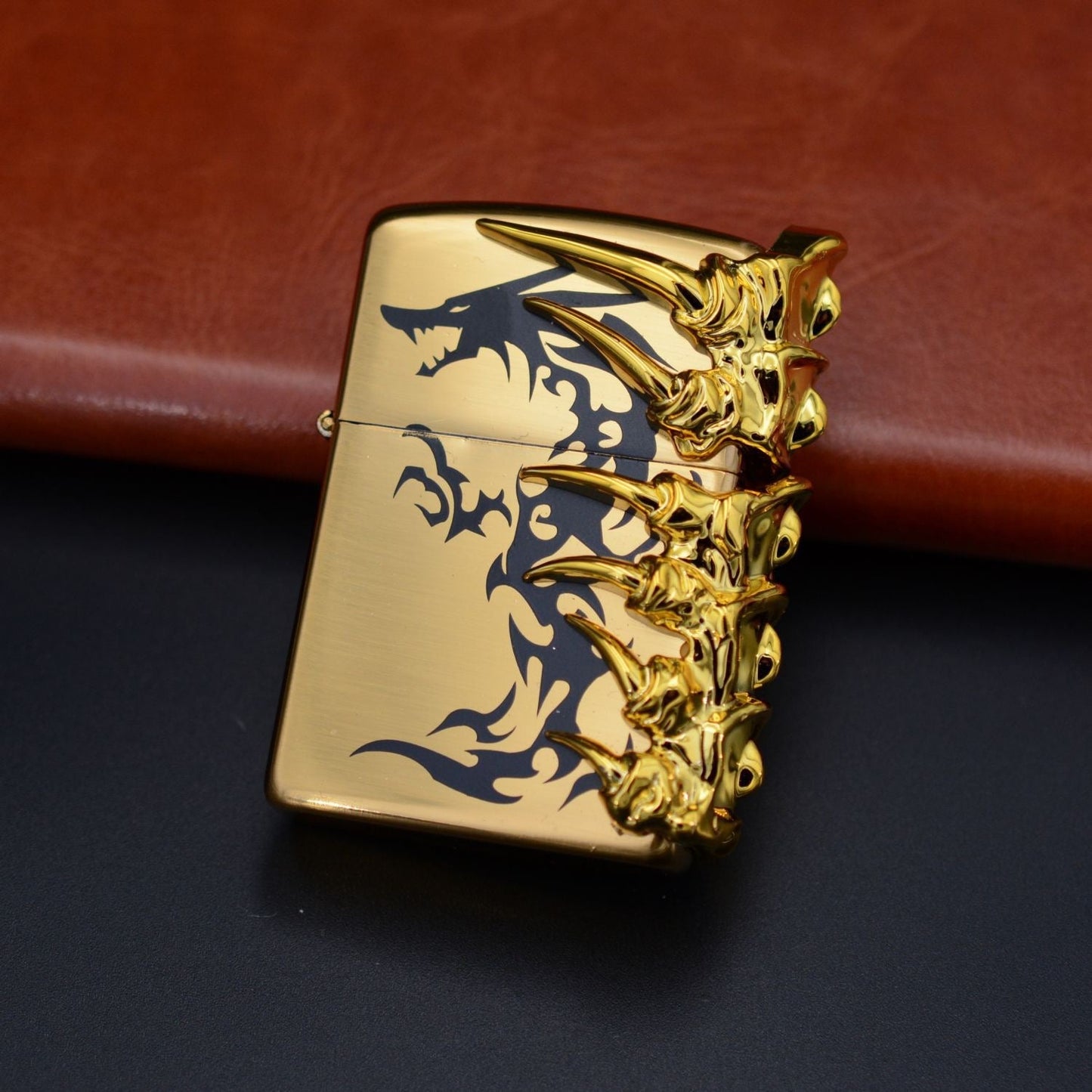 Dragon claw relief three-dimensional lighter